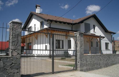 Sacele House | Pensiunea Funivia