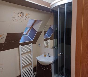 Tilisca Bed & Breakfast | Pensiunea IULIA