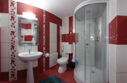Sacel House | Pensiunea Lacramioara