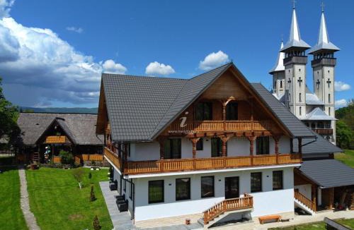 Breb House | Pensiunea Maramu