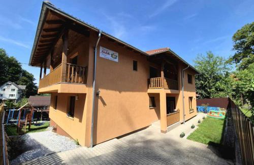 Sovata Bed & Breakfast | Pensiunea NikoBella Panzió