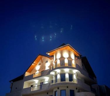 Sinmartin House | Pensiunea Palace