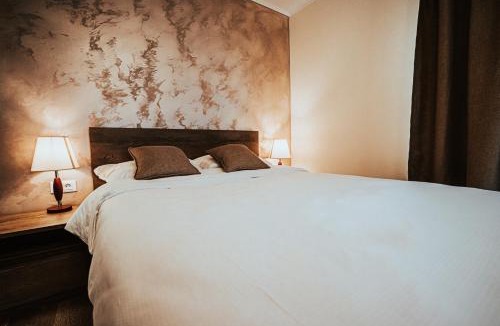 Onesti House | Pensiunea Romana