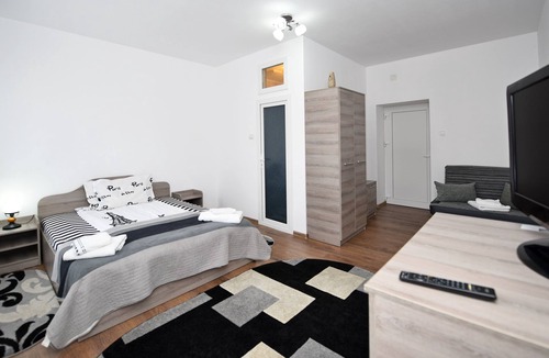 Hateg House | Pensiunea Trident