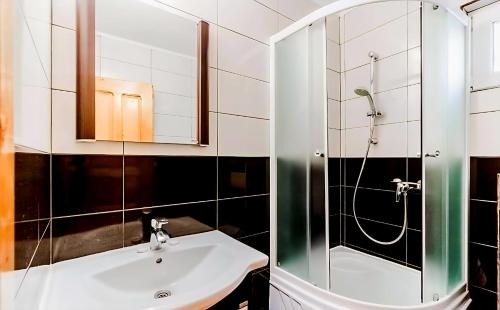 Lupeni Hotel | Pensiunea Vacanta