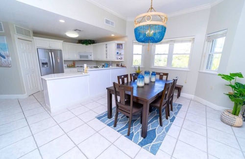 Old Man Bay Condo | Penthouse 2 Bd/Bth Beachfront Condo w/Heated Pool