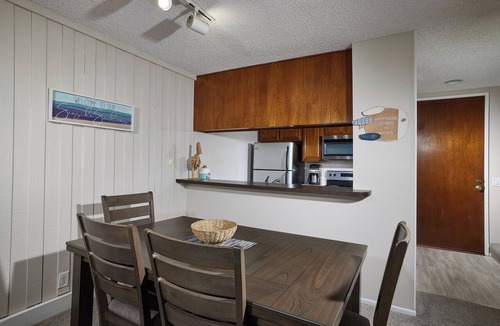 Townsite Condo | Penthouse 2BR with Beautiful Ocean Views and Rooftop Patio! 1,081 Sq Ft