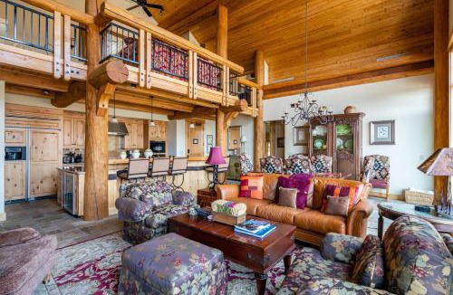 Saddle Ridge Cabin | Penthouse 4