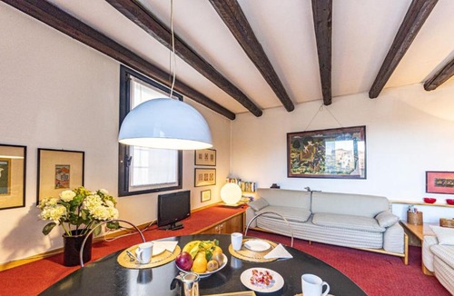 Dorsoduro Apartment | Penthouse Accademia