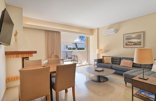 Elliniko-Argyroupoli Apartment | Penthouse Apartment & Studio near Glyfada - free Parking