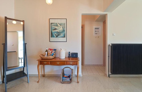 Elliniko-Argyroupoli Apartment | Penthouse Apartment & Studio near Glyfada - free Parking
