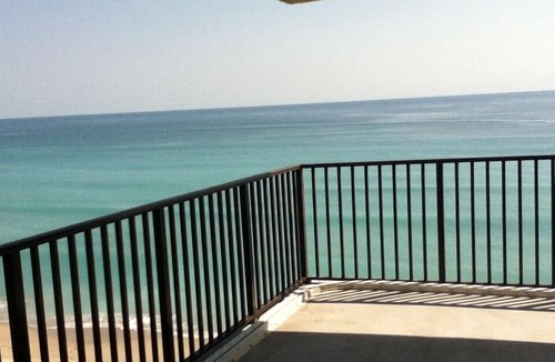 Hutchinson Island South Condo | Penthouse Beachfront Condo with wrap around balcony and pool