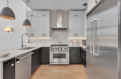 Clinton Hill Condo | Penthouse Brooklyn Barclays Center 30 minutes to Time Square