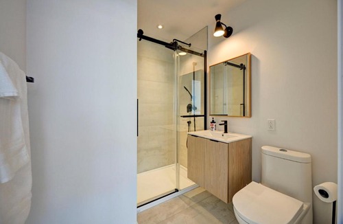 Pointe-Saint-Charles Apartment | Penthouse Downtown 2BR 2BA Private Roof Terrace presented by TripMontreal