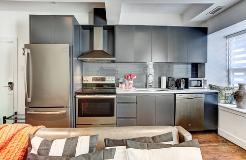 International District Apartment | Penthouse in the Saint Francois Xavier boutique - 304