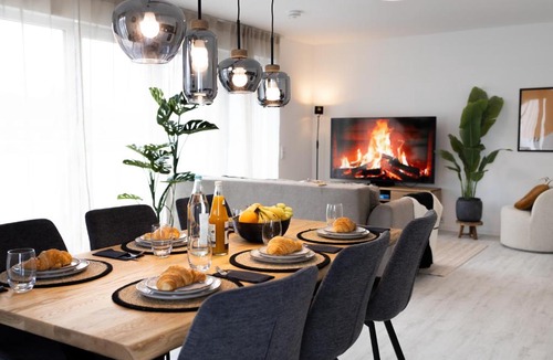 Rhein-Erft-Kreis District Apartment | Penthouse mit Parkplatz und Terrasse, 15 Min von Köln HBF