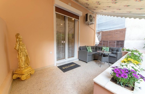 Ano Patisia Villa | Penthouse Oasis