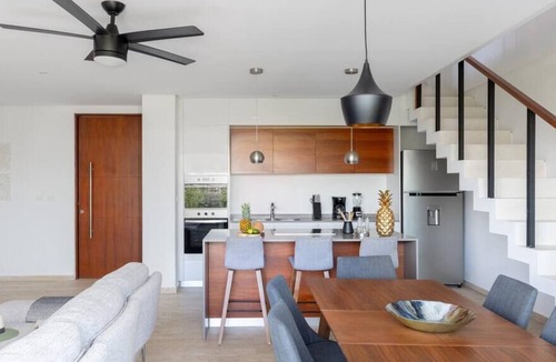 La Veleta Condo | Penthouse |Private Rooftop Pool |Gym|100 Wi-Fi