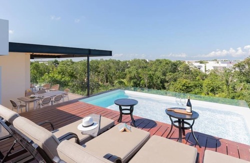 La Veleta Condo | Penthouse |Private Rooftop Pool |Gym|100 Wi-Fi