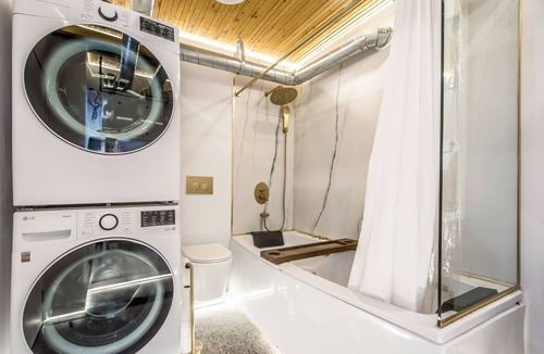 North End House | Penthouse | Spa-Inspired Guest Suite - Halifax Home