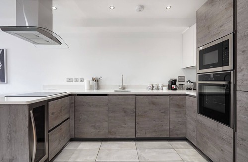 Bishop's Apartment | Penthouse split level next to London Eye Gem with roof terrace and AIR-CON