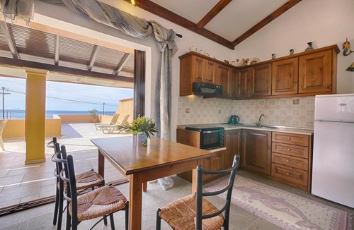 Termenades Apartment | Penthouse Studio Patras mit Sonnenterrasse und Meerblick in Agios Goorgios Pagi