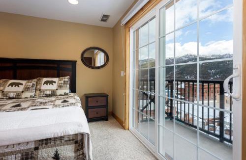 Kellogg Apartment | Penthouse Studio w Mtn Sunrise Views & Near Silver Mtn