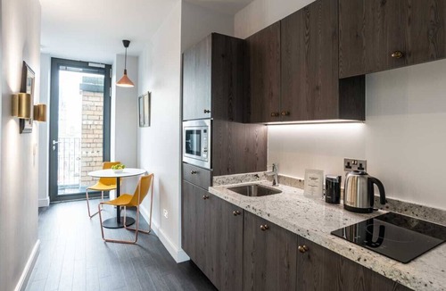 City Centre Glasgow Apartment | PENTHOUSE STUDIO WID FANTASTIC VIEWS OVER GLASGOW CITY CENTRE