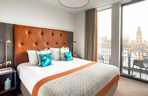 City Centre Glasgow Apartment | PENTHOUSE STUDIO WID FANTASTIC VIEWS OVER GLASGOW CITY CENTRE