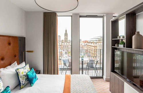 City Centre Glasgow Apartment | PENTHOUSE STUDIO WID FANTASTIC VIEWS OVER GLASGOW CITY CENTRE