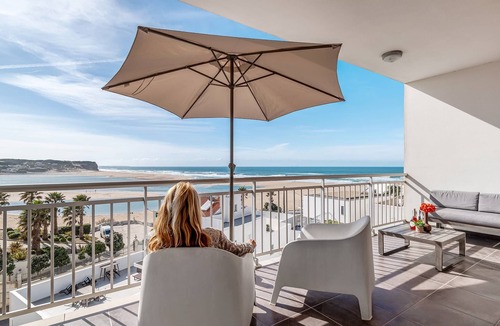 Foz do Arelho Apartment | Penthouse with Panoramic Lagoon & Ocean Views