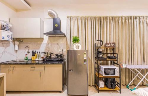 Sector 40 Apartment | Penthouse with Jacuzzi steam bath &foot massage