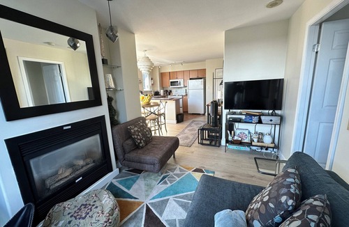 Downtown Vancouver Condo | Penthouse with Large Deck on Seawall/Beach w/Views