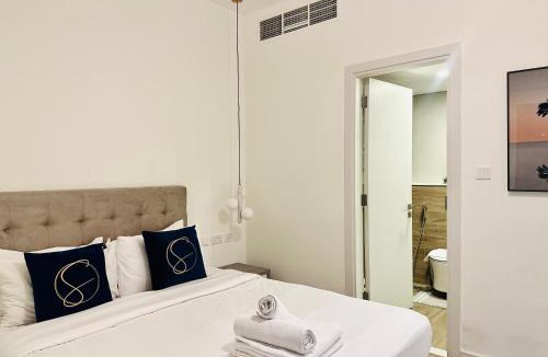 Al Raha Beach Apartment | Penthouse with Private Pool Al Raha Lofts 1