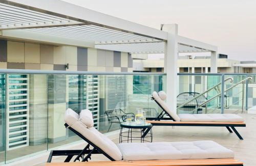 Al Raha Beach Apartment | Penthouse with Private Pool Al Raha Lofts 1