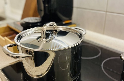 Nauwieser Viertel Apartment | Penthousesonnenbalkonnetflixkochservice