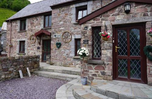 Abercraf House | Pentre Riding Stables