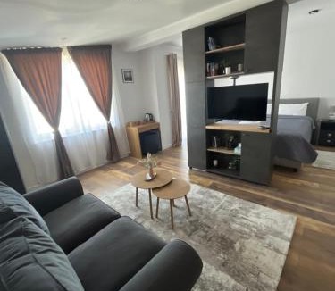 Vladeni House | Pera Apartments
