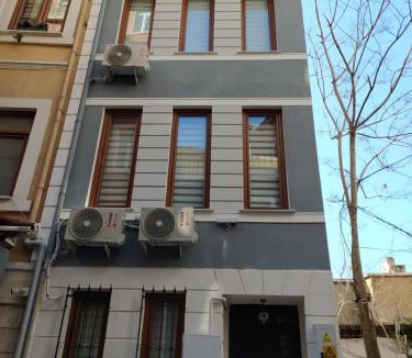 Taksim Apartment | Pera Colour House