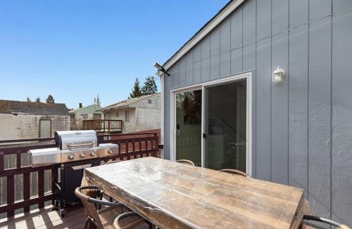 Riverview House | Perch - AC Home w/Sauna & Outdoor Seating!