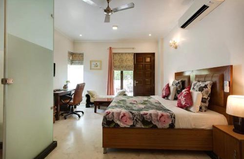Sushant Lok Apartment | Perch Arbor Suites