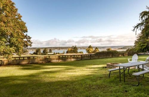 Oak Harbor House | Perch - Balda Getaway