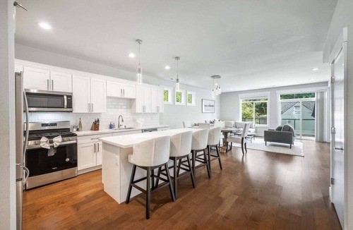 Highline House | Perch - Modern Seattle Retreat w/AC, Garage & Decks