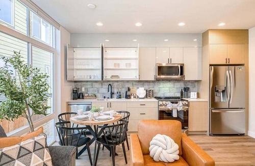 Squire Park House | Perch - Trendy hideaway near Seattle's heart. Take in the Mt Rainier views!