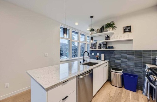 Wallingford House | Perch - Wallingford Comfort: Cozy & Bright 2BR | Parking | Remote Work