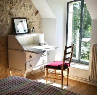 Courcerault Bed & Breakfast | Perche QUEEN's Bedroom in MaisonNomadeChic