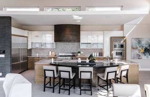 Southwest Mission House | Perched above Okanagan Lake in Upper Mission, Cascadia gives you infinity pool views, a private hot tub, luxe bedrooms with ensuites, a chef kitchen, theater room, games lounge & concierge support. Perfect for group trips, families & special occasion