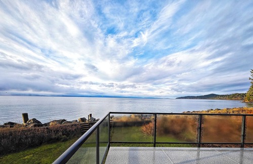 Otter Point House | Perching Gull House - Storms & Wildlife Watching Oceanfront View