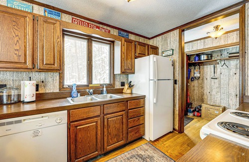 Branch Cabin | Pere Marquette Riverfront Retreat, Fish On-Site!