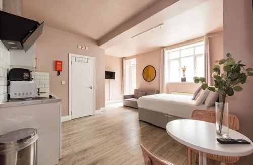 Okhla Apartment | Perfect 1-bedroom apartment with AC in peaceful New Delhi